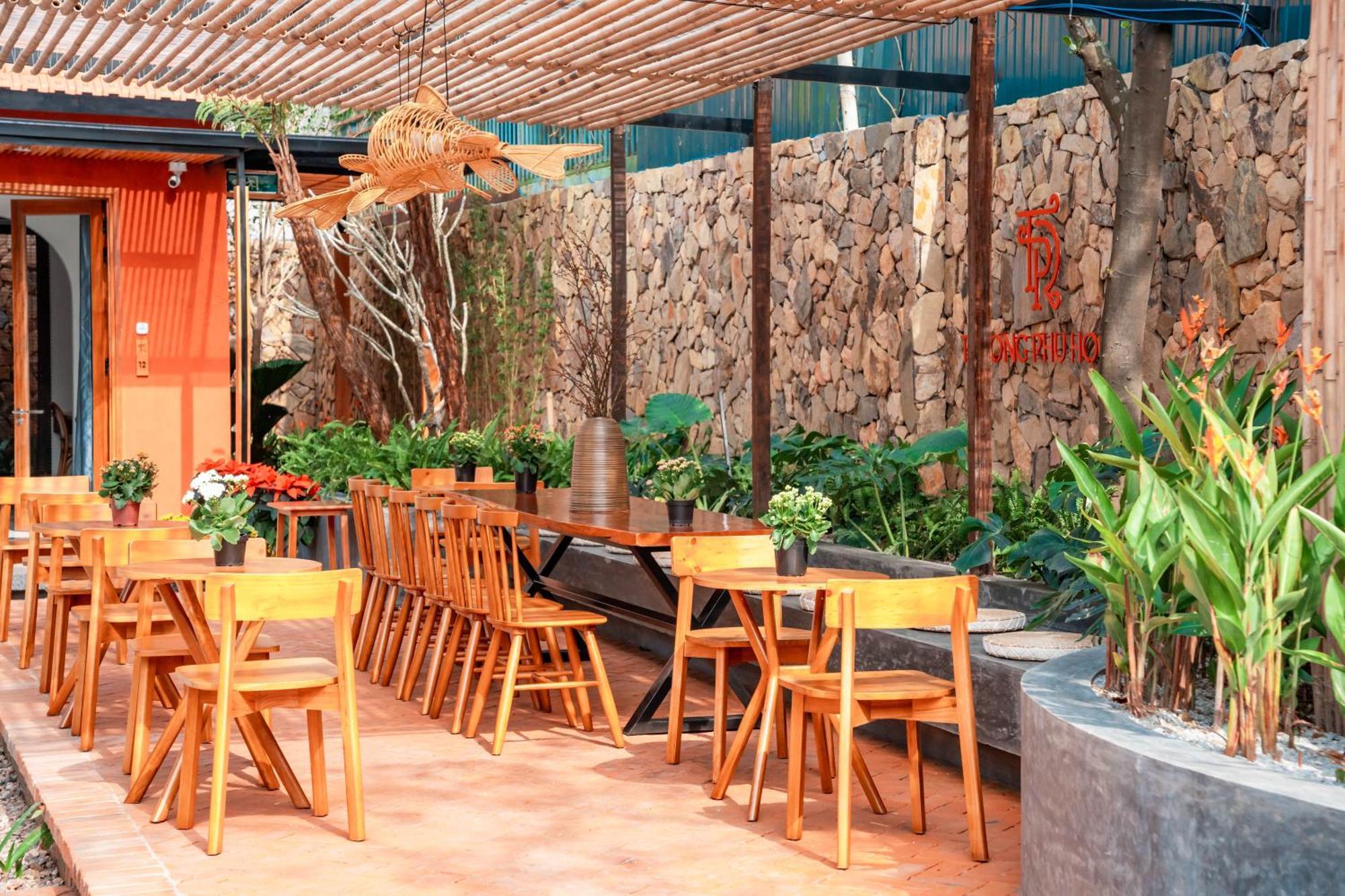 Truong Phu House - Hotel & Apartment フエ エクステリア 写真