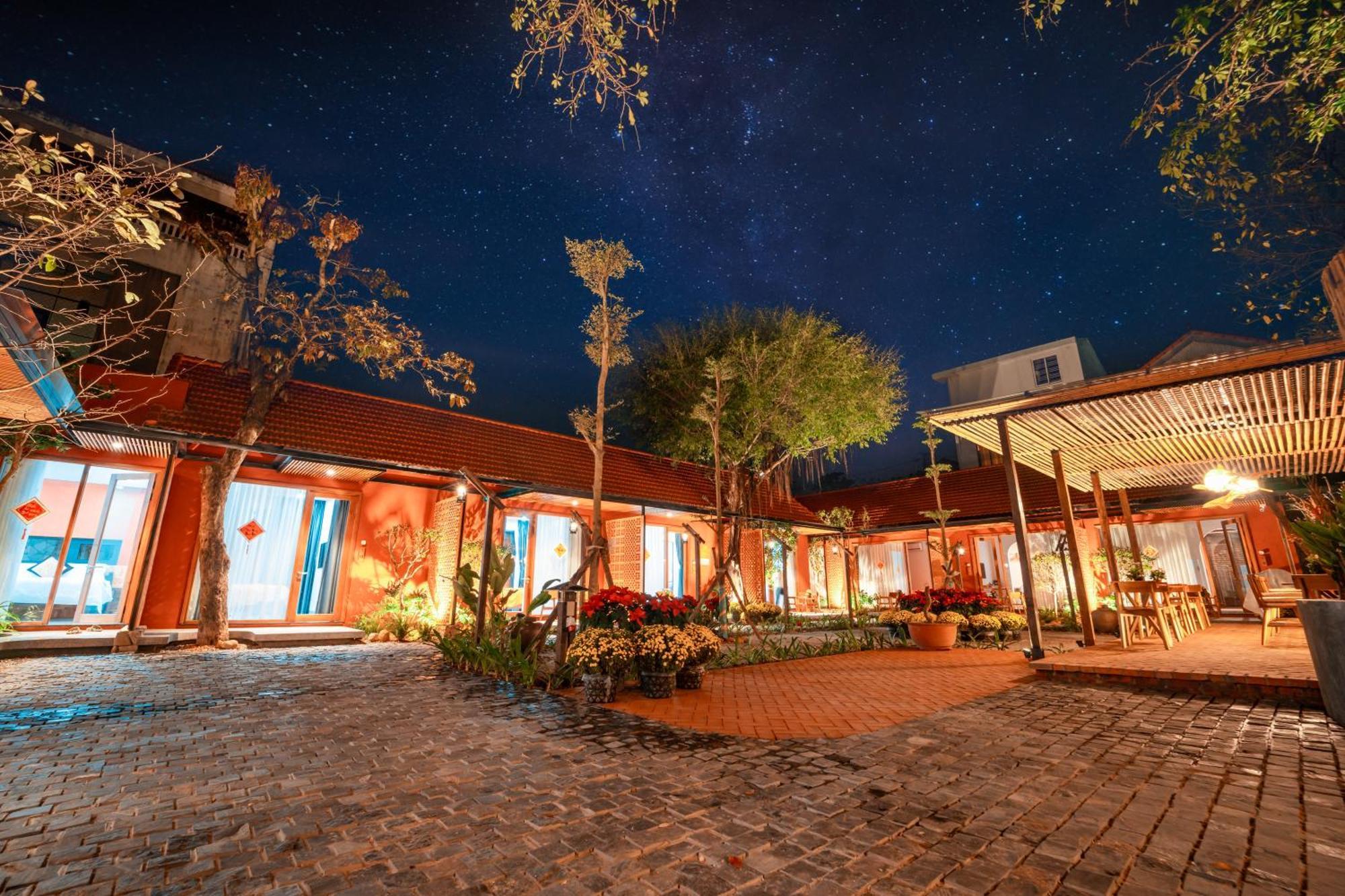 Truong Phu House - Hotel & Apartment フエ エクステリア 写真